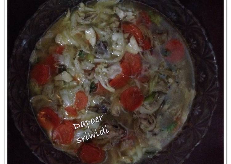 Langkah Mudah untuk Menyiapkan Sup ayam jamur wortel, Enak Banget