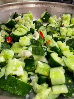 涼拌蒜香小黃瓜 的食譜成品照片