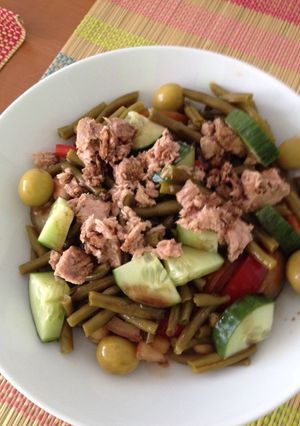 Una foto de Ensalada de garbanzos con judías