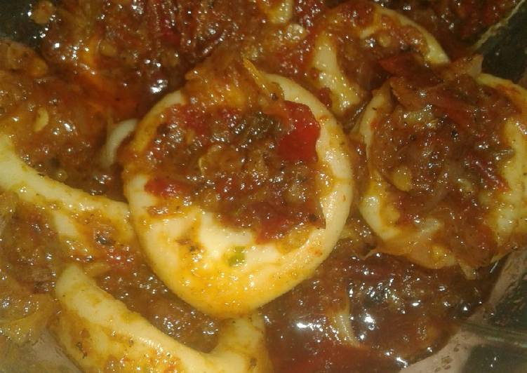 Proses Menyiapkan Sambel Mommy Cumi yang Bisa Manjain Lidah