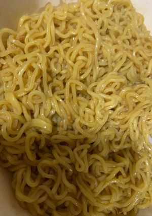 صورة لوصفة أندومي شعيرية مقلية
