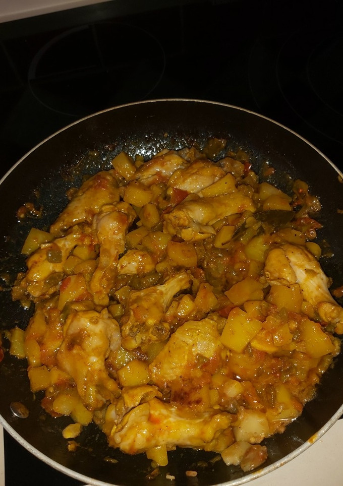 Una foto de Pollo en salsa