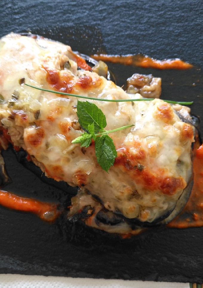 Una foto de Milhojas de berenjena con atún y queso Mozzarella