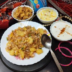 A picture of Sesame seeds Potato subji in Falahari Thali Platter.