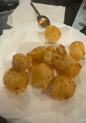 Una foto de Panes de yuca fritos