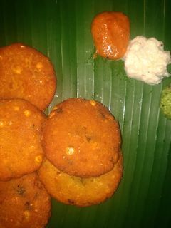 दाल वड़ा (dal vada recipe in Hindi) रेसिपी मुख्य फोटो