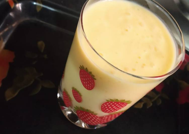 How to Prepare Homemade Mango shake