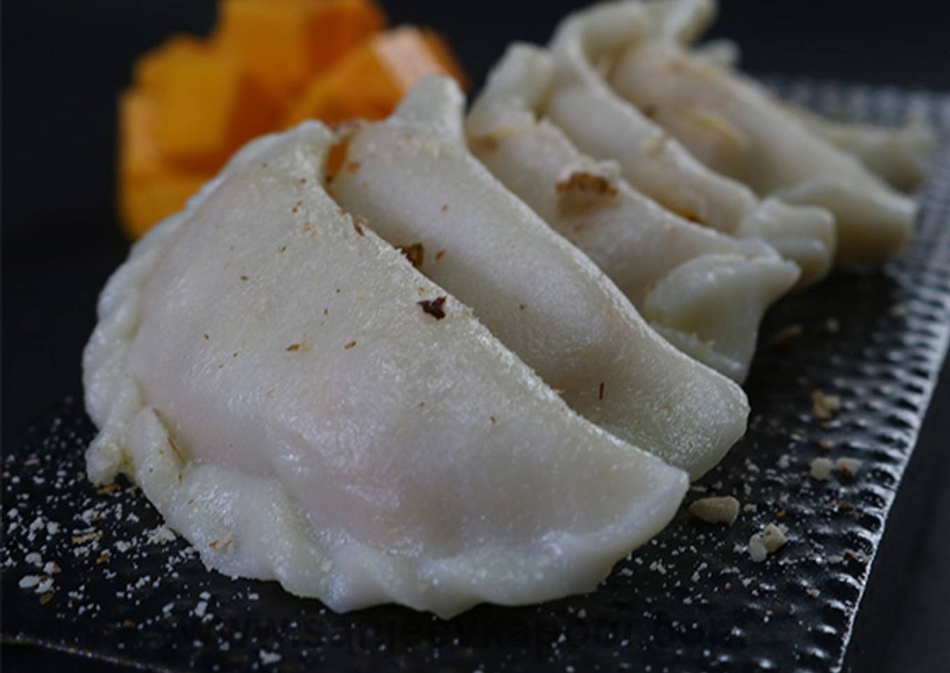 Steamed Mango Dumplings