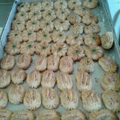 A picture of Biscuits.