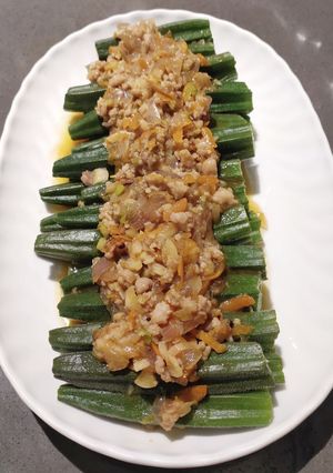 A picture of Okra with Ground Pork.