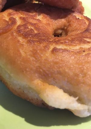 Una foto de Donuts de leche condensada, coco, canela y limón