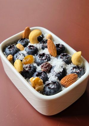 Una foto de Skyr natural enriquecido con frutos y chía 🇮🇸 Desayunando sencillo en Islandia 🇮🇸 🥰