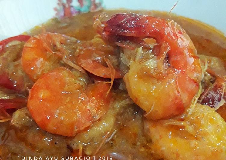 Bagaimana Membuat Udang Goreng Siram Kuah Asam yang Bikin Ngiler