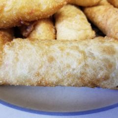 A picture of Crab Rangoon Egg Rolls.