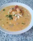 Chupe de camarones arequipeño