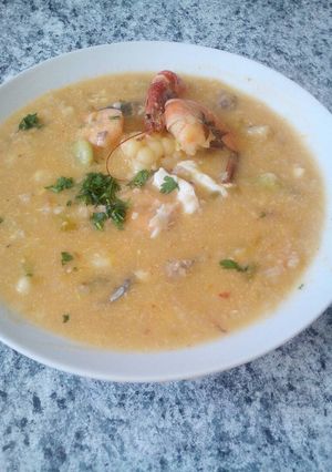 Una foto de Chupe de camarones arequipeño