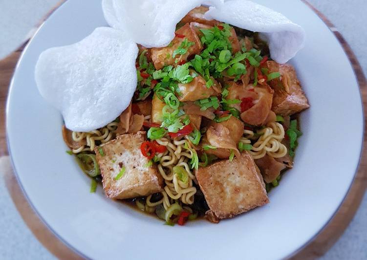 Mie Tahu Siram (Bean Curd with Noodles)