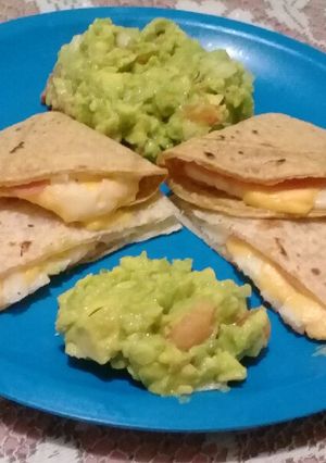 Una foto de Sincronizadas especiales de doble queso 🧀🌮🧀