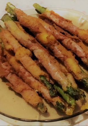 Una foto de Espárragos verdes fritos