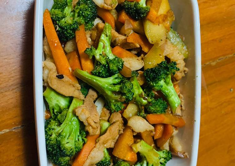Recipe of Homemade Broccoli and carrots in oyster sauce