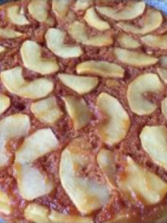 Una foto de Torta invertida de manzana 🍎