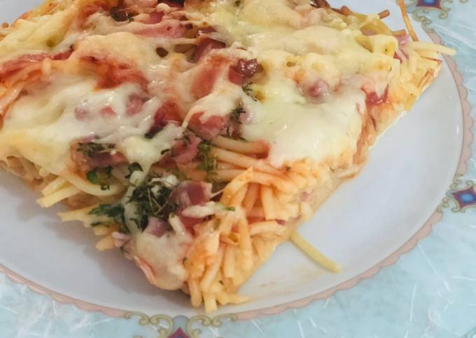 Spaghetti Pizza