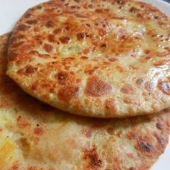 A picture of Aloo paratha.