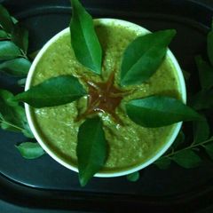 A picture of Curry leaves chutney.