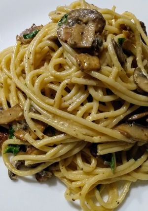 A picture of Mushroom carbonara.