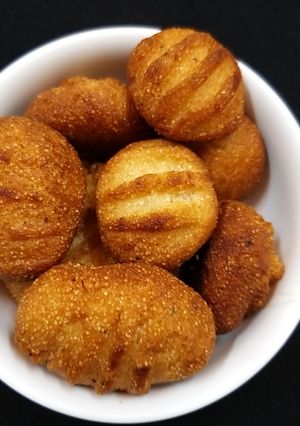 ரவை பிஸ்கட் (Ravai Biscuit Recipe in Tamil) செய்முறை முக்கிய புகைப்படம்