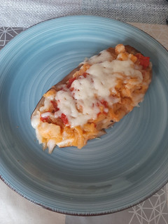 Una foto de 🍆 Berenjenas rellenas de bacalao 🐟 con tomate