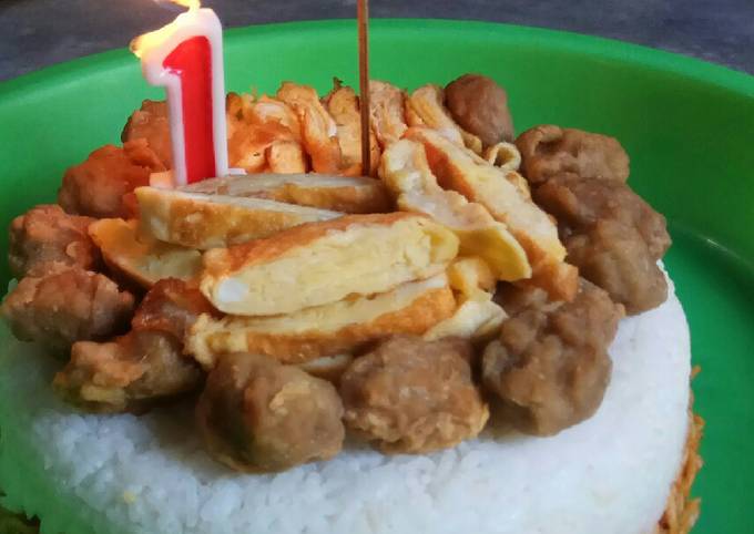 Yuk intip, Cara termudah memasak Kue ultah nasi dan mie yang gurih