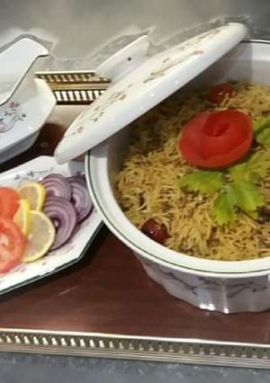 A picture of 🥘🍝Masoor Pulao🍝🥘(Whole red lentil rice).