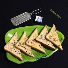 A picture of Cheese Chilli Toast.