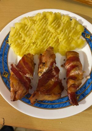 Baconbe tekert csirkemell recept fotója