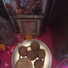 A picture of Singhare ke aate ki pakodi.