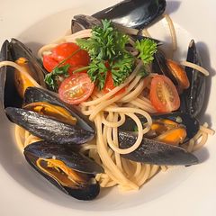 Simple Mussels & Tomato with Spaghetti A picture of Simple Mussels & Tomato with Spaghetti.