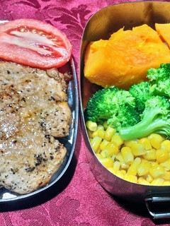 黑胡椒里肌豬排&南瓜彩蔬便當 的食譜成品照片