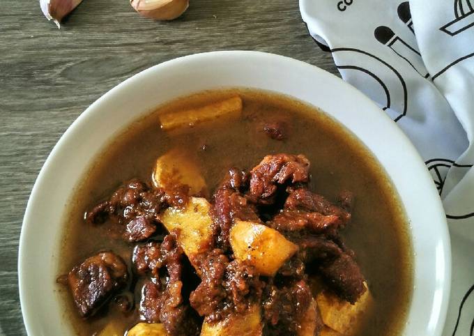 Langkah Mudah untuk Menyiapkan Oseng Kuah Semur Daging Kentang yang
Bikin Ngiler