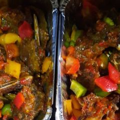 A picture of Roasted mutton with peppers.