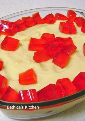 A picture of Trifle Pudding.