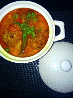 आलू कोफ्ता करी (aloo kofta curry recipe in Hindi) रेसिपी मुख्य फोटो
