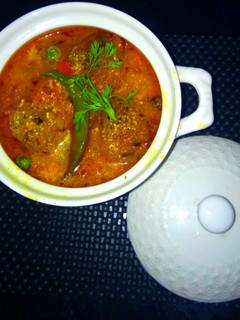 आलू कोफ्ता करी (aloo kofta curry recipe in Hindi) रेसिपी मुख्य फोटो