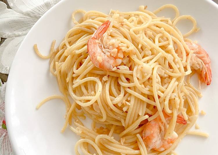 Garlic prawn spaghetti