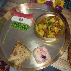 A picture of Tofu-matar gravy.