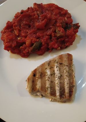 A picture of Grilled Tuna Steaks with Frita.