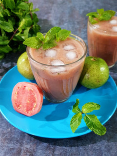 A picture of Guava Pudina Juice.