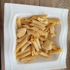 A picture of Honey chicken Penne (15 minutes).