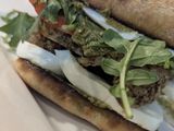 Sanduíche de falafel com mozzarella