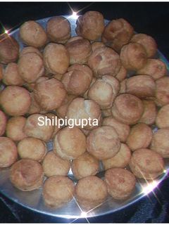 मैदा के मीठे बिस्कुट(maide ke meethe biscuite recipe in hindi) रेसिपी मुख्य फोटो